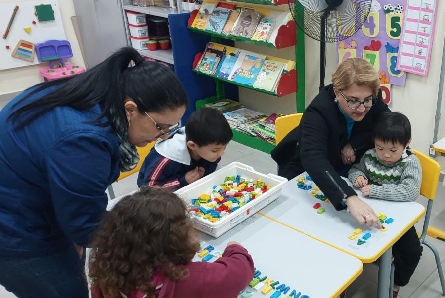 Formação com LEGO Braille Bricks transforma prática pedagógica em Pindamonhangaba
