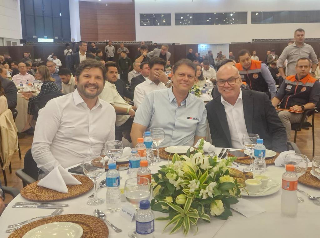 Prefeito Ricardo Piorino almoça com governador Tarcísio e discute mais investimentos pra Pinda