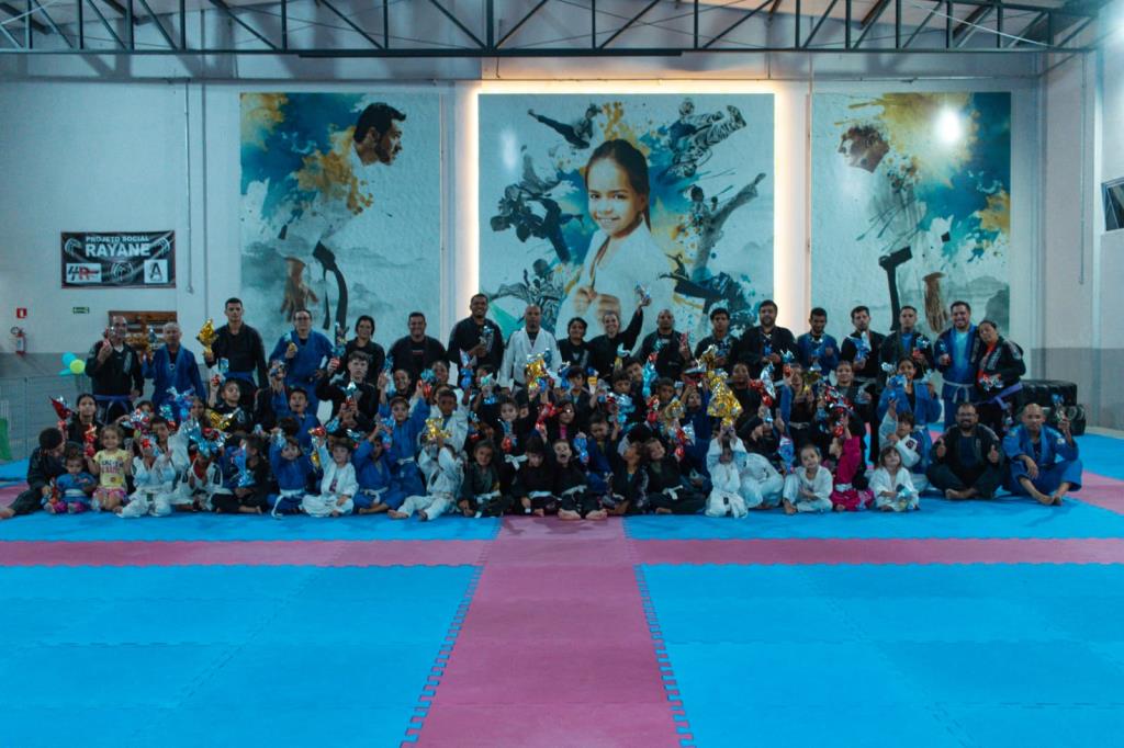 Projeto Rayane promove entrega de ovos de Páscoa para alunos