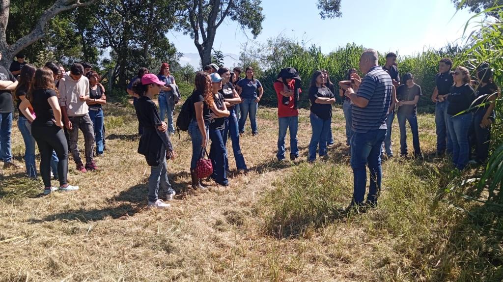 Parceria garante aulas práticas mensais para alunos da ETEC em Pinda