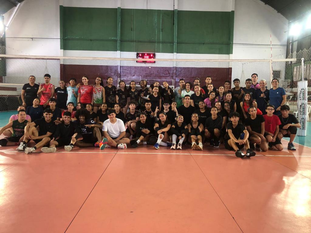 Intercâmbio de voleibol reúne polos de iniciação esportiva em Pinda