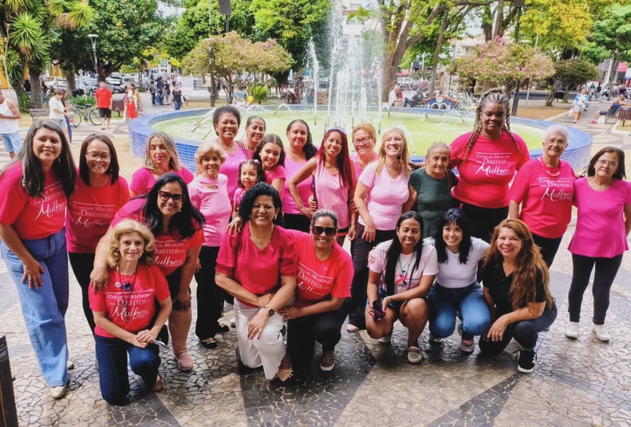 Abertura do Outubro Rosa é celebrado com atividades de cuidado e conscientização na Praça Monsenhor Marcondes