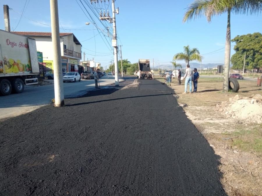 16/06 - Mantiqueira recebe nova área de estacionamento na entrada do bairro