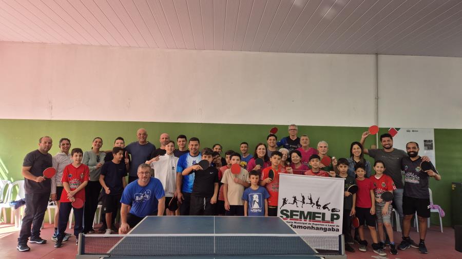 Gincana de Tênis de Mesa promove integração entre gerações na Escola de Esportes