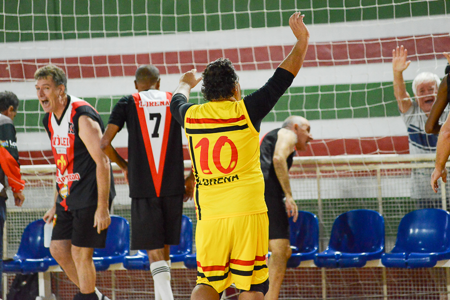 Galeria com fotos das semifinais do voleibol adaptado na Quadra Coberta