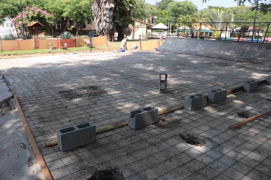 Pista de Skate na Praça dos Imigrantes recebe novo piso, gradil e monitoramento
