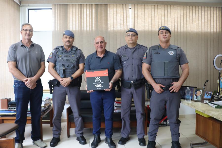 Comandante da 49ª BPM-I visita prefeito de Morungaba