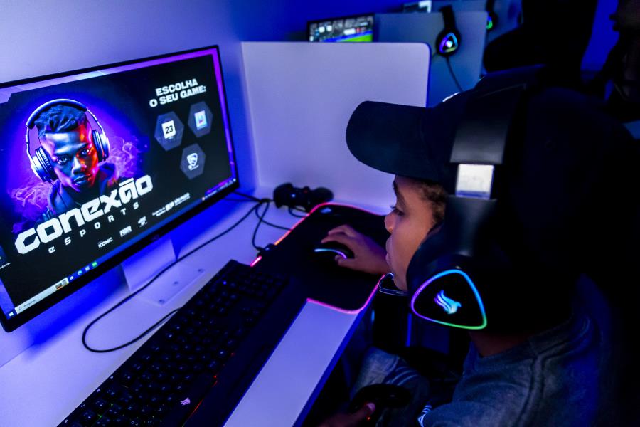 Lan House itinerante chega à cidade com games e aprendizado