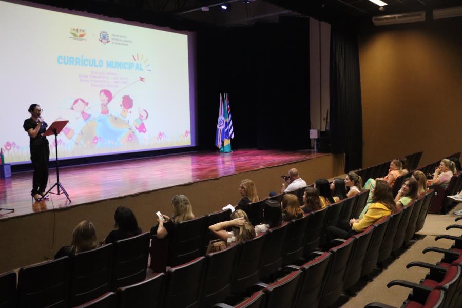 Evento marca entrega do Currículo Municipal das Escolas de Morungaba