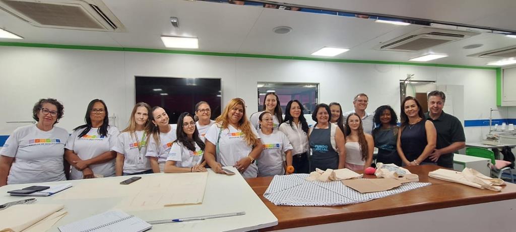 Primeira-dama do Estado visita Fernandópolis e acompanha atividades das carretas do programa Caminho da Capacitação