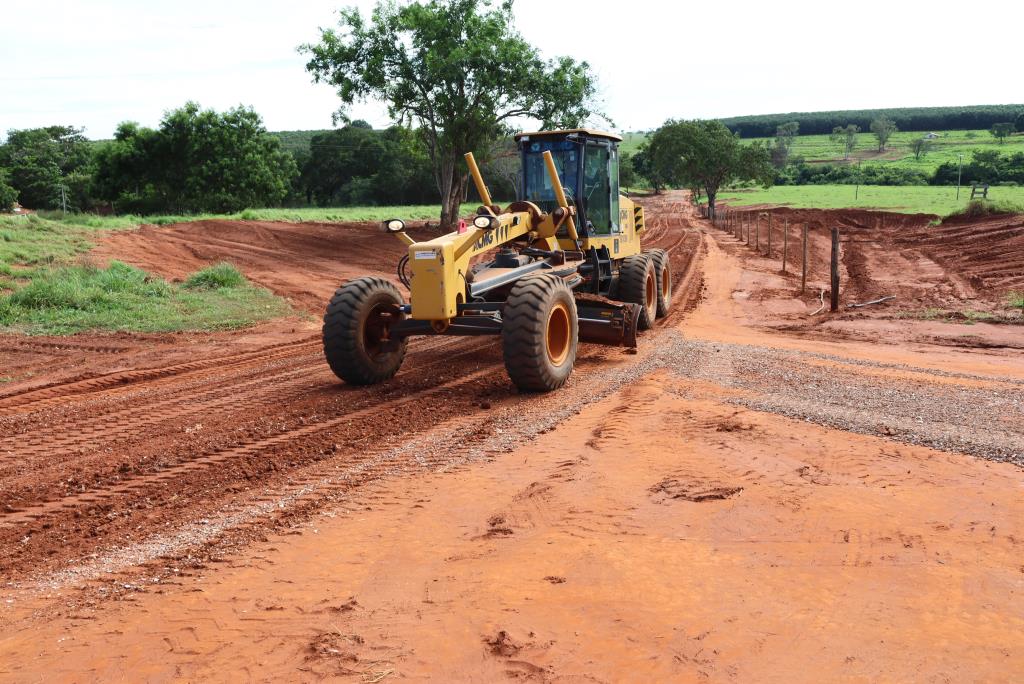 Secretaria de Agricultura intensifica manutenção de vicinais e monitora impacto da estiagem
