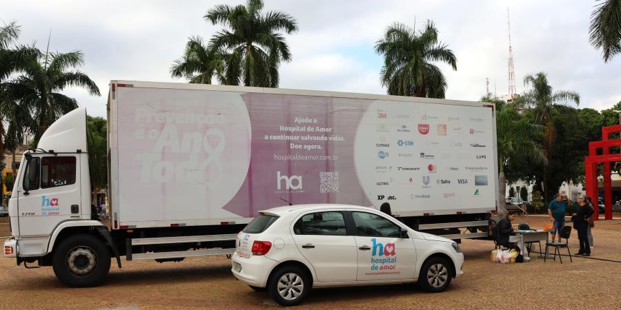 Carreta da Mamografia permanece na Praça da Matriz