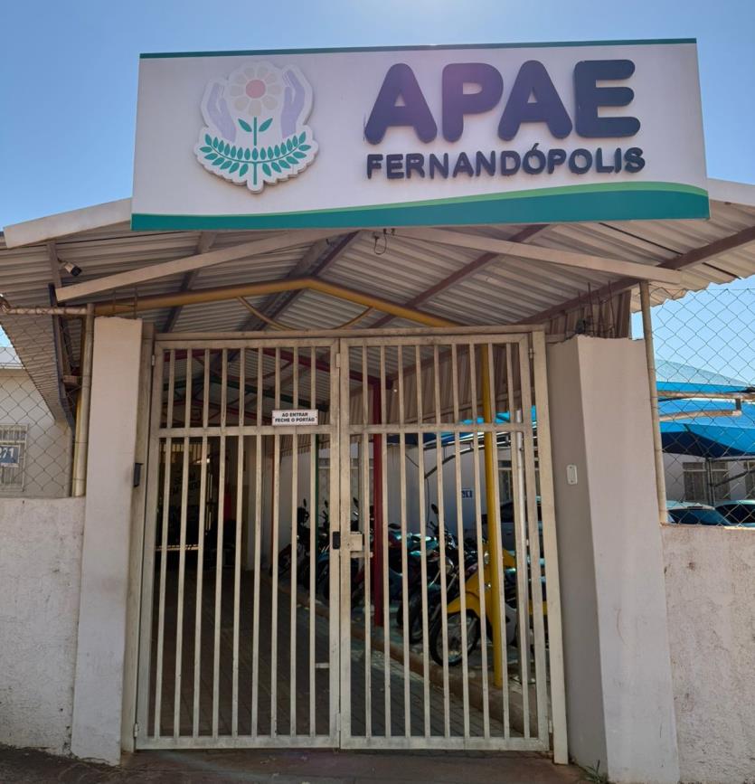 Ônibus da Educação assumirá transporte de alunos da APAE