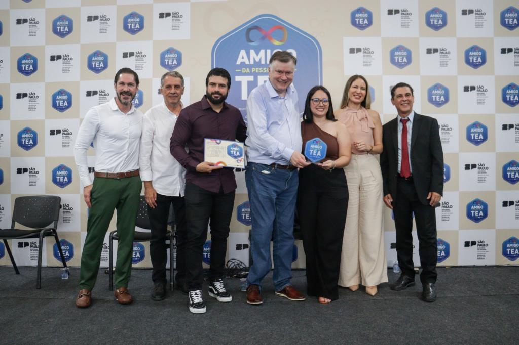 APAE de Fernandópolis recebe o Selo Amigo da Pessoa com TEA