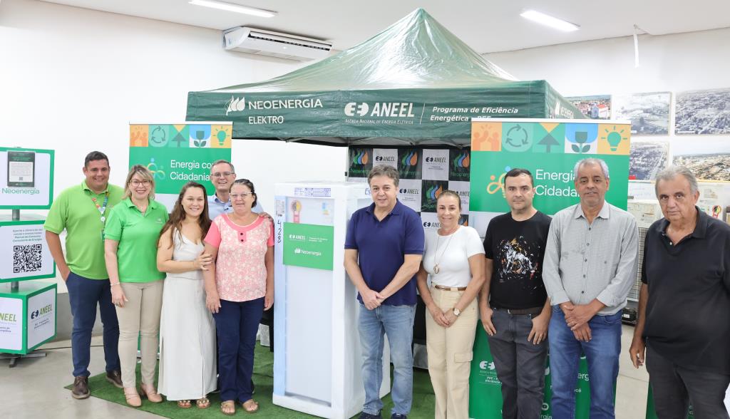 Neoenergia Elektro e Prefeitura entregam geladeiras a famílias de baixa renda