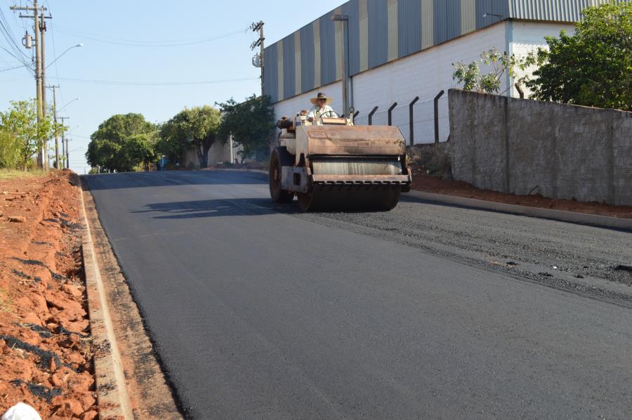 Encerradas obras de asfalto na avenida Moacir Ferrari