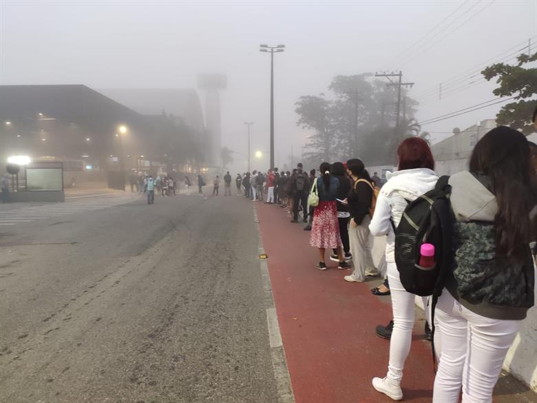 Neblina interrompe travessia de balsas e barcas por mais de 3h