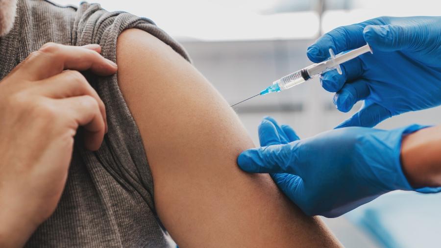 Fernandópolis começa vacinar profissionais de Saúde contra a Meningite 