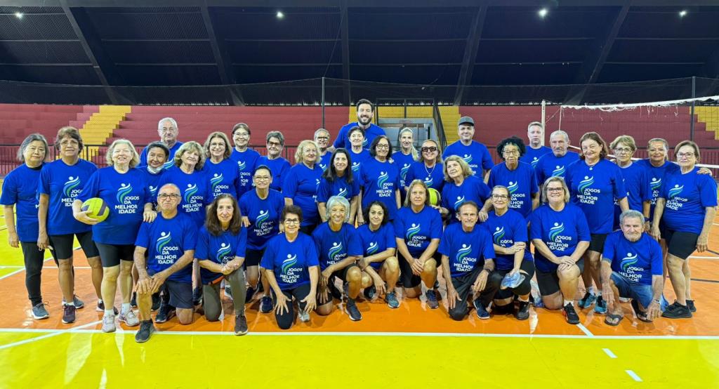 Prefeitura entrega uniformes e apoia delegação de 60 integrantes no JOMI