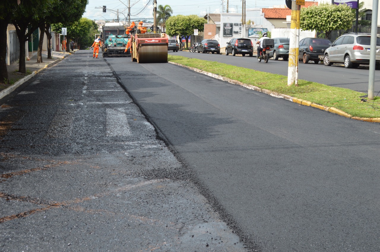 Novos bairros de Fernandópolis recebem recape