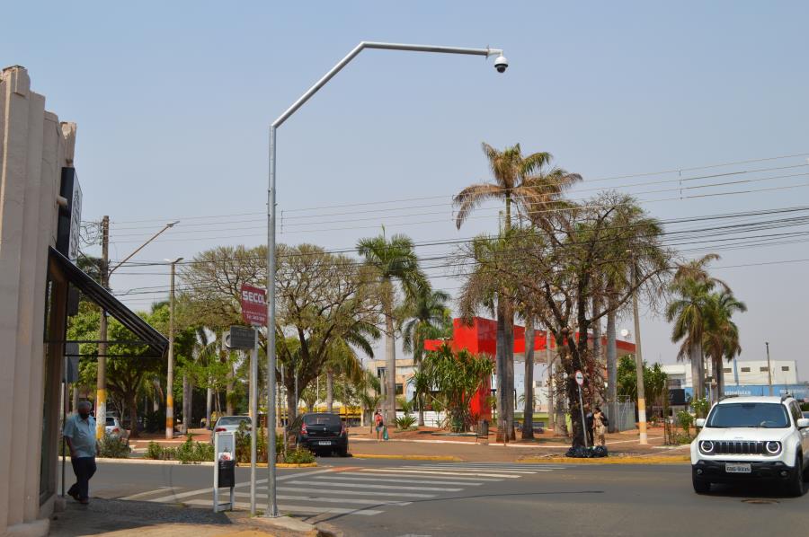 Prefeitura de Fernandópolis instala novas câmeras de segurança na cidade