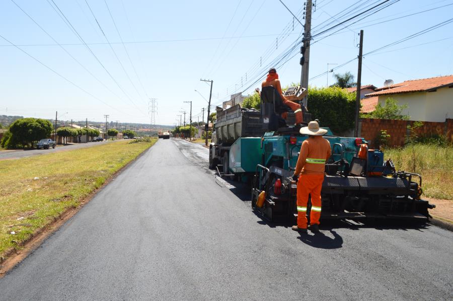 Recapeamento na Avenida Rubens Padilha Meato entra na fase final