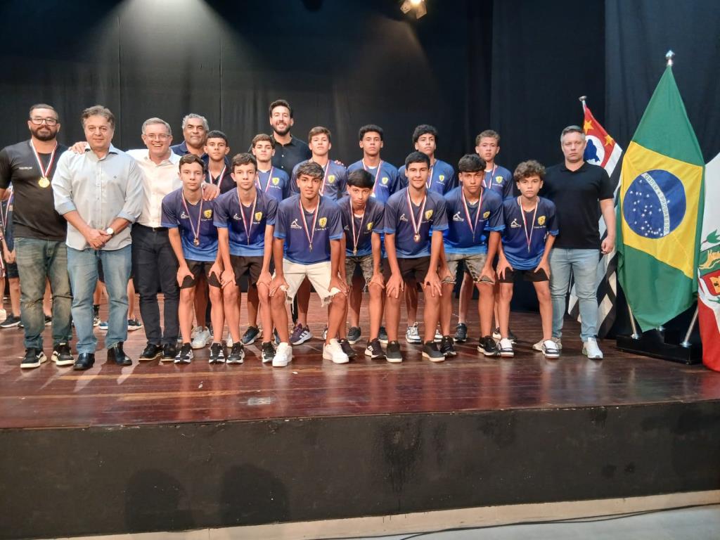 Sub-15 de Fernandópolis participa de cerimônia de premiação do Campeonato Estadual