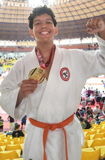 Atletas de Fernandópolis conquistam medalhas e garantem classificações em competições