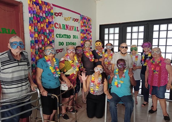 Festividades de carnaval animaram os atendidos do Centro Dia do Idoso