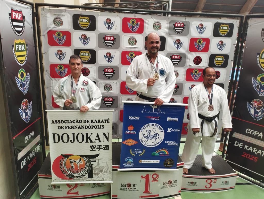 Atletas de Fernandópolis se destacam no karatê e fecham rodada da Copa Ame de Futsal