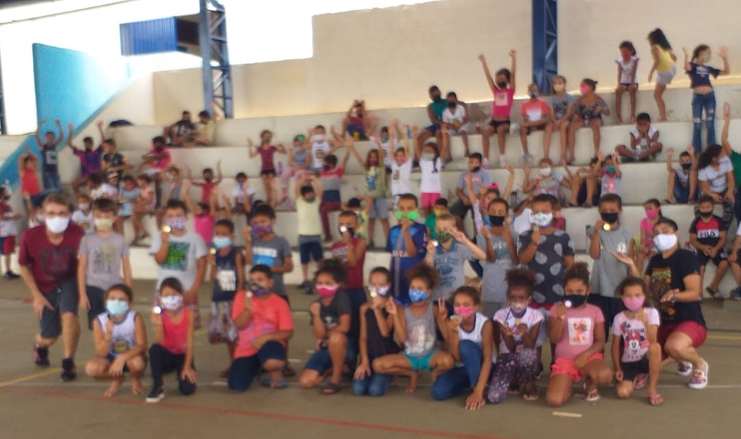 Escola Alberto Senra recebe alunos de Ouroeste no ‘1º Ferou’