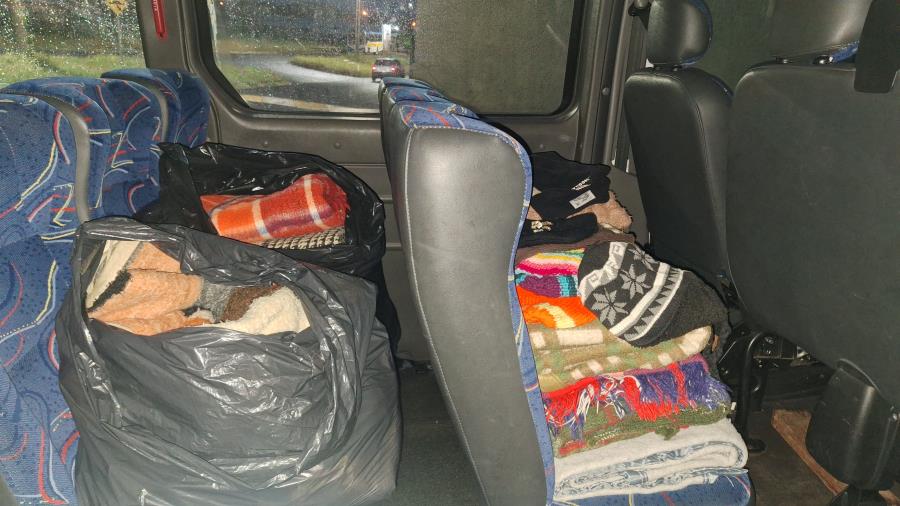 Prefeitura de Fernandópolis distribui cobertores e marmitas a pessoas em situação de rua