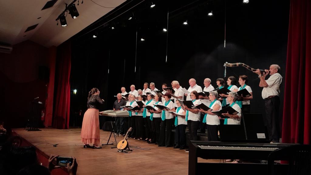 Quinta-feira com corais da região no “Férias com Arte”