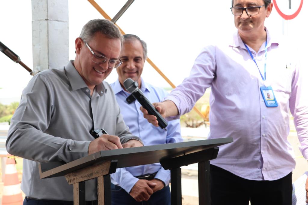 Em clima de emoção, cidade inaugura pontilhões “Antônio Faria” e “Masayuki Okuma”