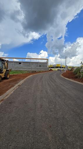 Prolongamento da Rua Borba Gato recebe asfaltamento