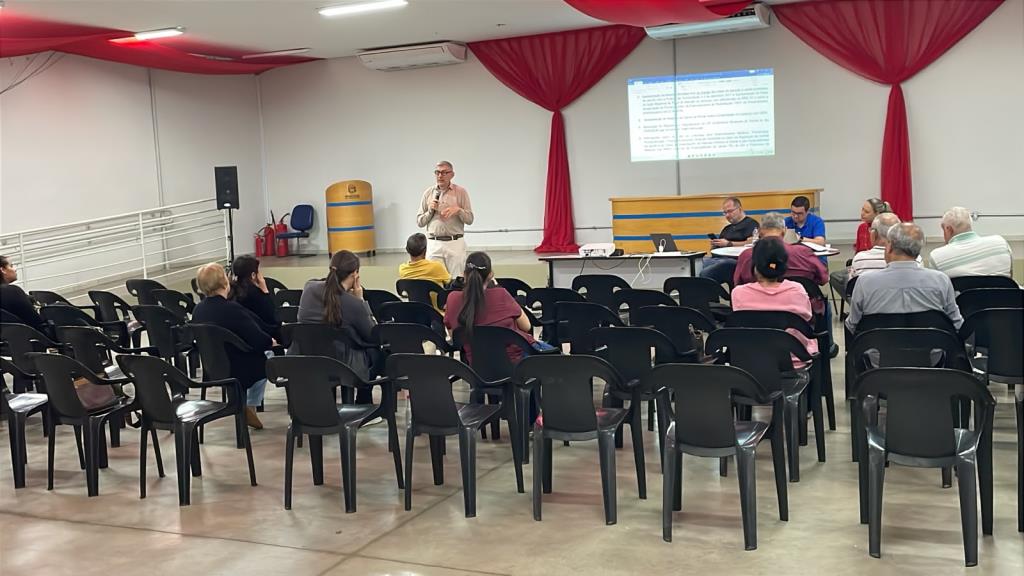 Conselheiros debatem últimos temas que irão à 10ª Conferência de Saúde