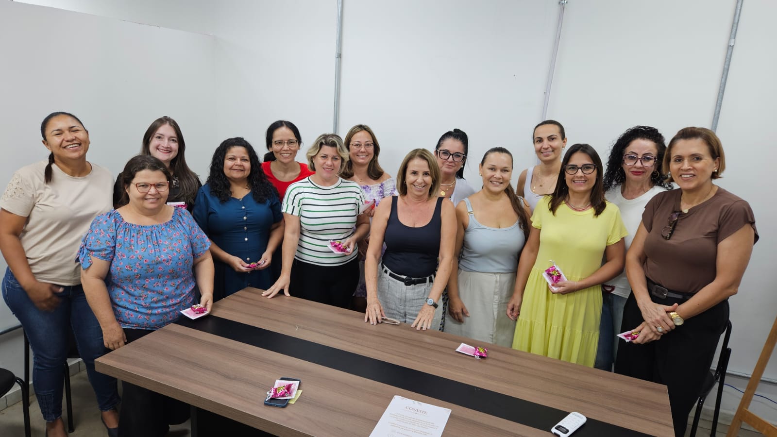 Primeira-Dama visita funcionárias das repartições do Paço Municipal