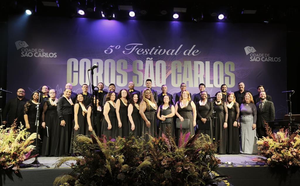 Coro Municipal de Fernandópolis realiza apresentação memorável no 5º Festival de Coros de São Carlos