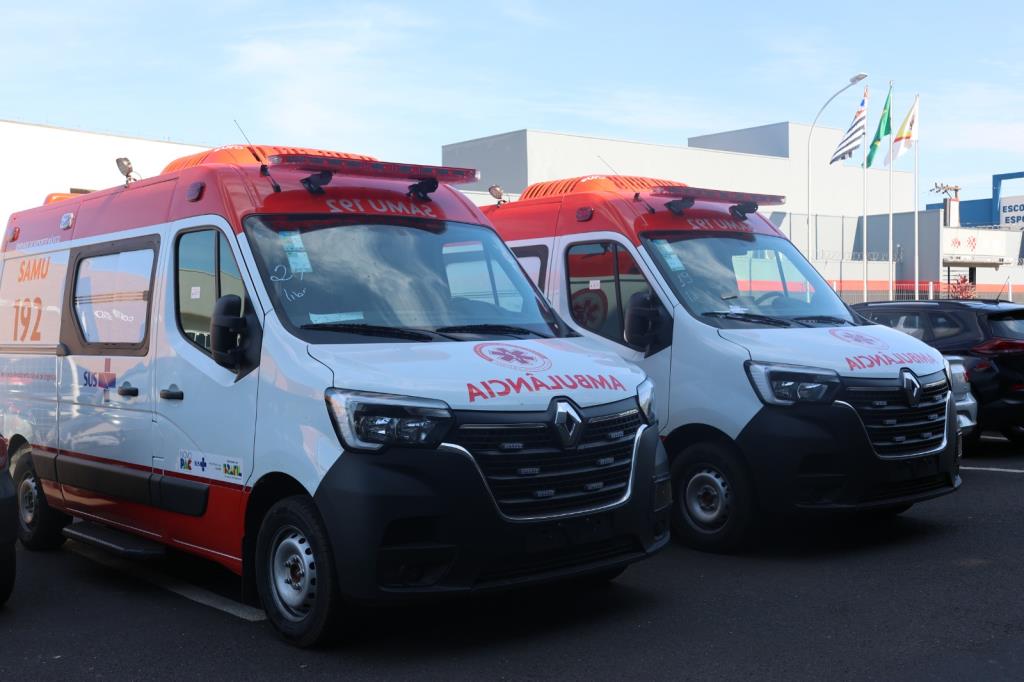 Fernandópolis recebe duas novas ambulâncias para reforço do SAMU 192
