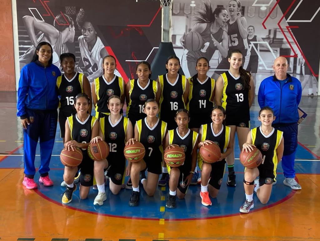 Basquete feminino segue imbatível
