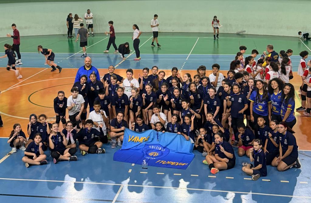 Jovens atletas de Itupeva participam do 4º Festival de Minivôlei em Vinhedo