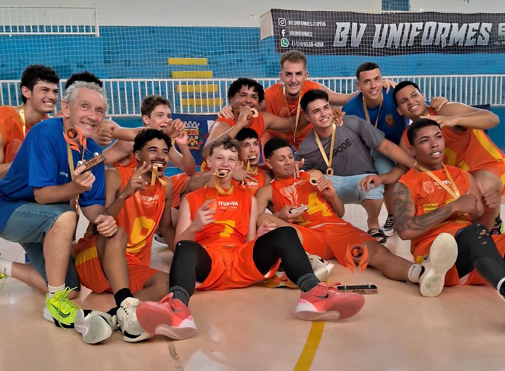 Basquete masculino conquista mais um título