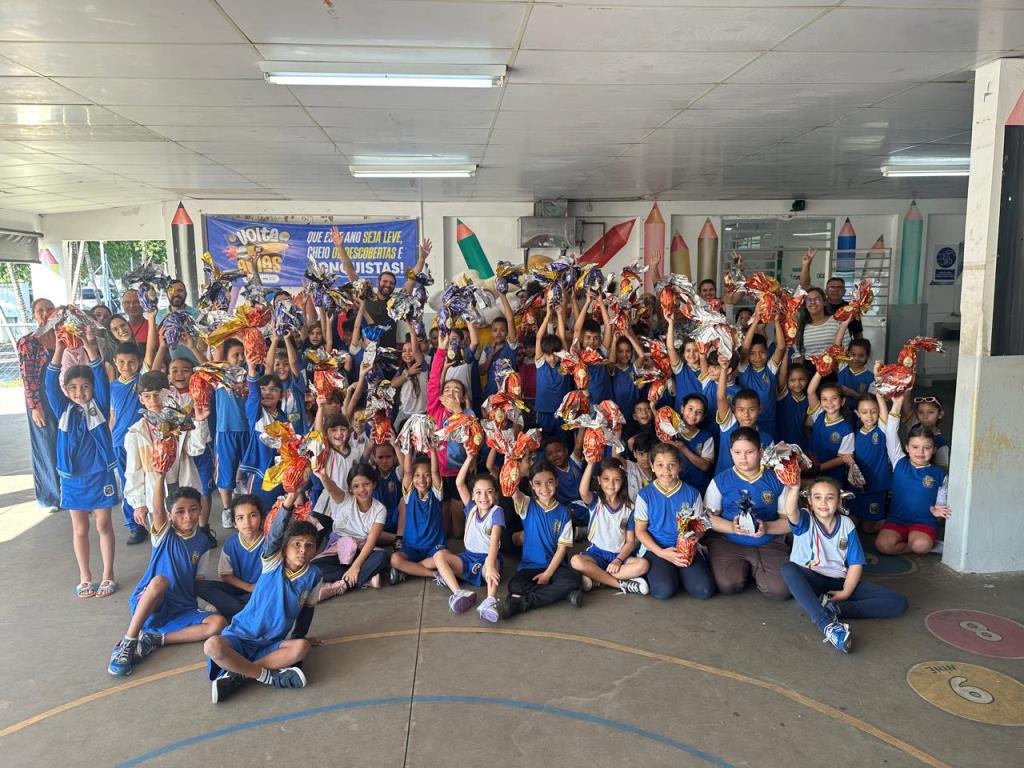 Páscoa na escola: Prefeitura entrega mais de 8 mil ovos na Rede Municipal de Ensino
