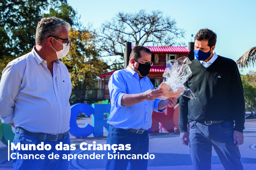 Profissionais da Educação de Itupeva conhecem espaço lúdico do Mundo das Crianças