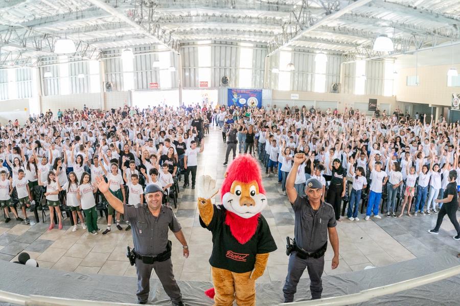 Polícia Militar realiza formatura do Proerd para 544 estudantes de Itupeva