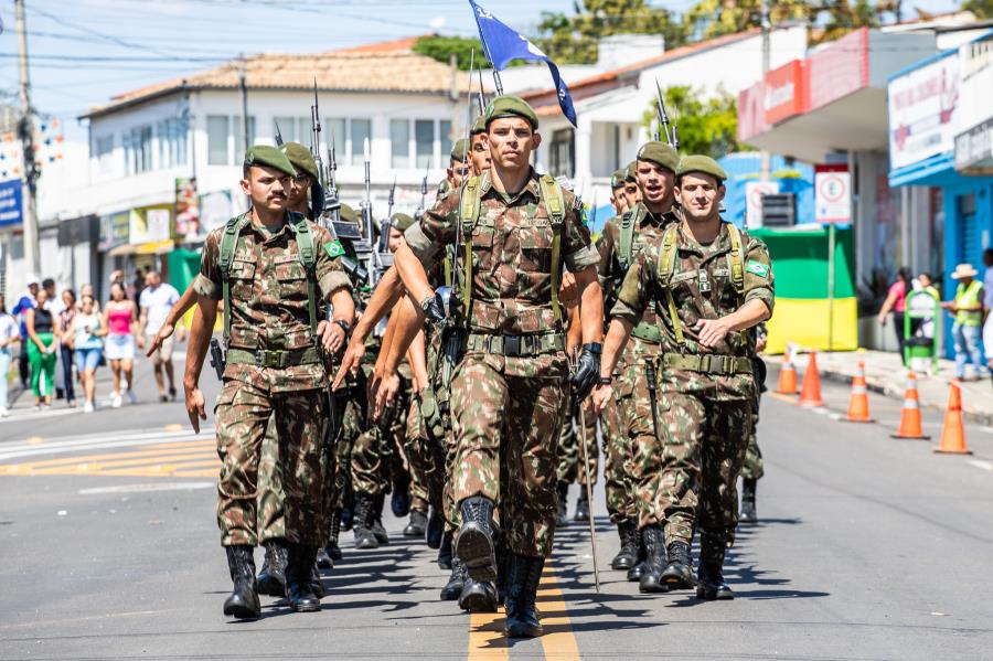 Desfile Cívico de 7 de Setembro atraiu público para a Avenida Brasil