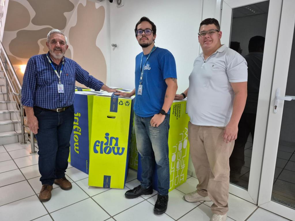Prefeitura recebe doação de sofás para equipar Base dos Motoboys