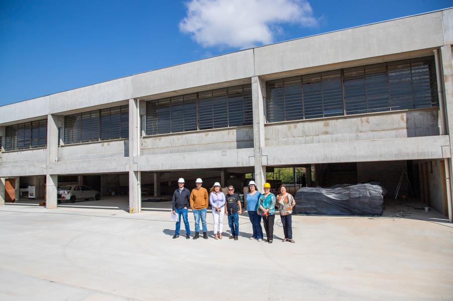 Diretoria Regional visita obras da escola estadual do Terra Brasilis
