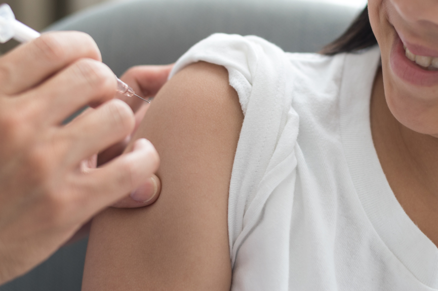 Saúde adere à vacinação em dose única do HPV e amplia faixa etária de imunização