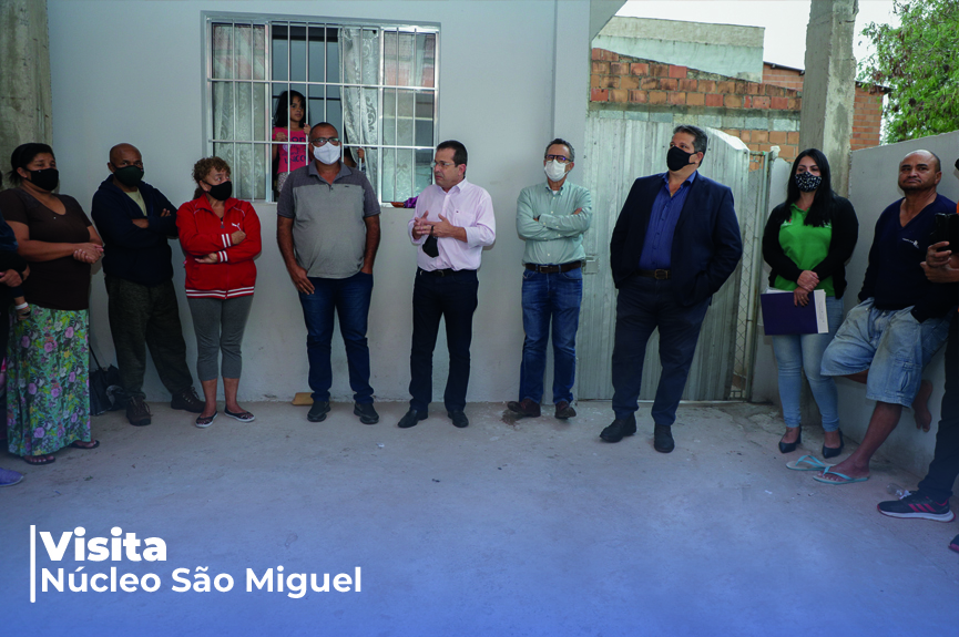 Prefeito visita bairro que passa por processo de regularização